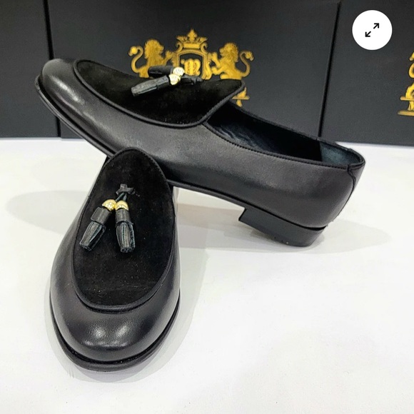 Genuine leather handmade shoes with a shiny finish. Brand new - Picture 4 of 5